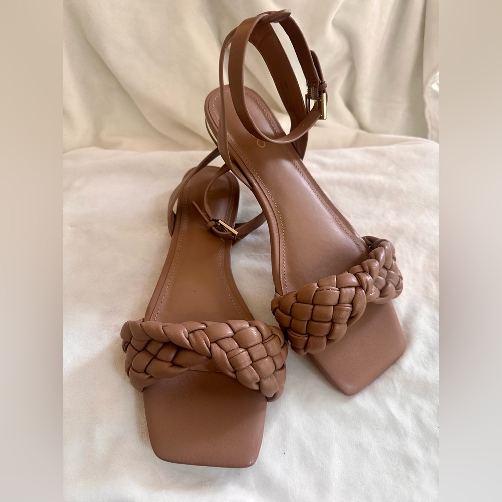 ALDO Women’s Elie Back Strap Slide Sandals NWOT

Elegant Tan Braided Sandals